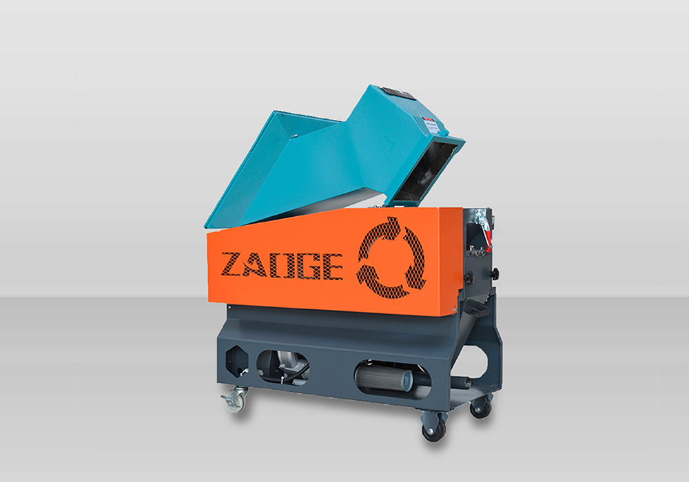 Silent-Granulator-for-soft-rubber-generated-during-injection-molding-01-2 (2)